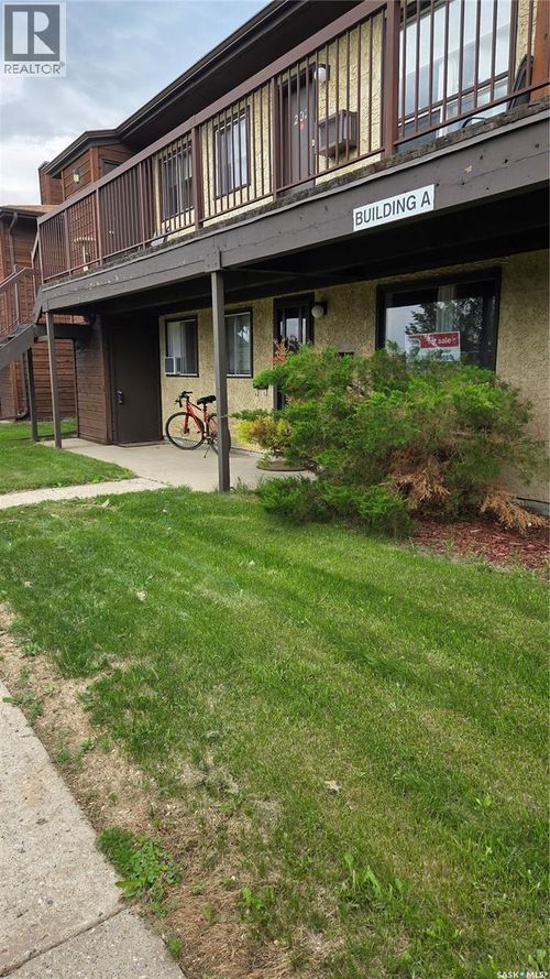 102a-1350 Gordon Rd, Moose Jaw, SK, S6H7R9 | Card Image