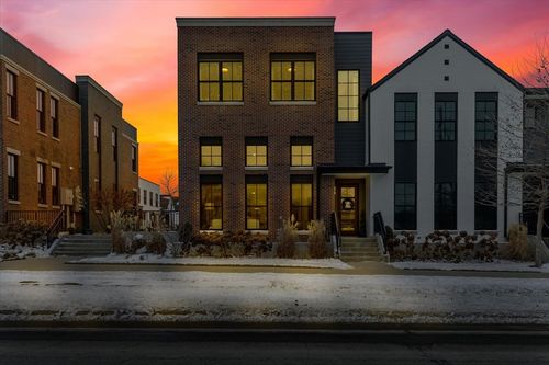 419 Main St, Pella, IA, 50219-1816 | Card Image