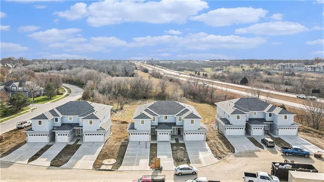 22903 W 72 Nd Ter, Townhouse with 4 bedrooms, 4 bathrooms and null parking in Shawnee KS | Image 32