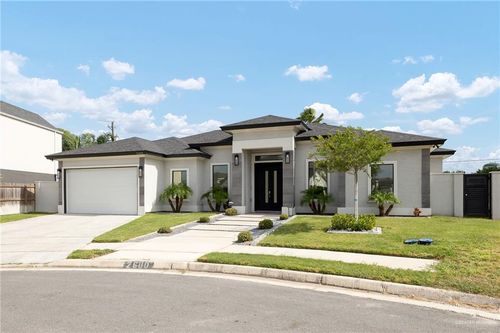 2600 Wisteria Ave, McAllen, TX, 78504-6702 | Card Image
