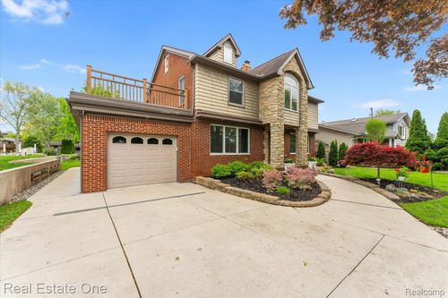 28395 Swan Island Dr, Grosse Ile, MI, 48138-2039 | Card Image