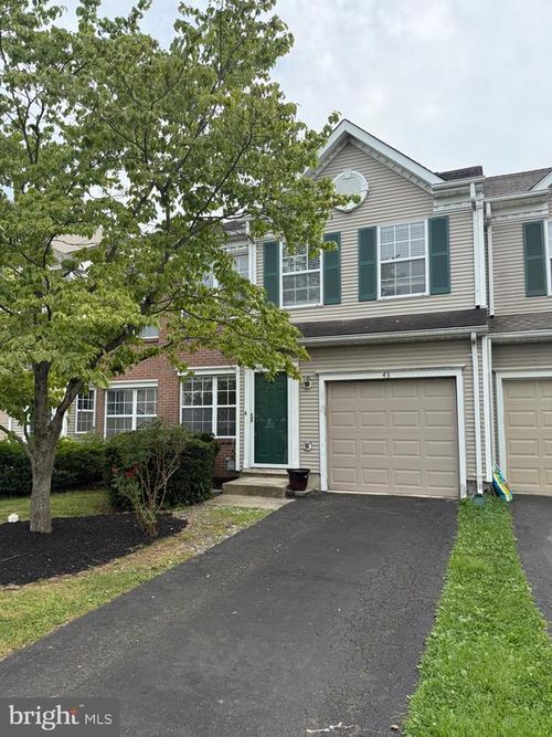 43 Honey Locust Ln, NEWTOWN, PA, 18940-9286 | Card Image