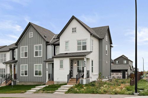 543 Livingston Way Ne, Calgary, AB, T3P1Y5 | Card Image
