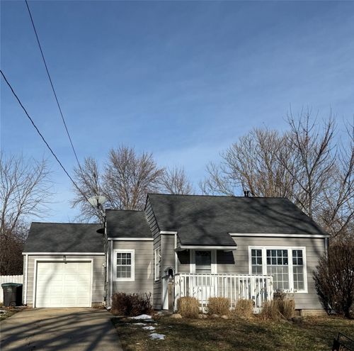 303 Virginia Ave, Des Moines, IA, 50315-7054 | Card Image