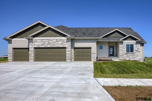 5811 N 198th St, Elkhorn, NE, 68022-5076 | Card Image