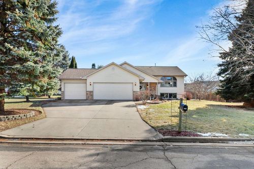 2045 Innsbrooke Dr, Sun Prairie, WI, 53590-3565 | Card Image