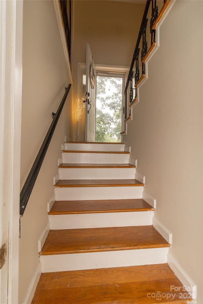 1352 W Cherokee St, House other with 3 bedrooms, 3 bathrooms and null parking in Blacksburg SC | Image 25