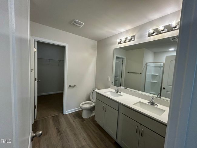 Owners Suite Bathroom | Image 15