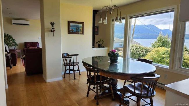 367 Pine St, House other with 3 bedrooms, 2 bathrooms and 2 parking in Alert Bay BC | Image 5