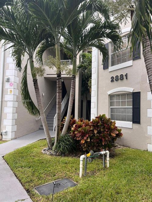 apt-202-2881 N Oakland Forest Dr, Oakland Park, FL, 33309-6415 | Card Image