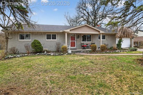 447 Lange Dr, Troy, MI, 48098-4672 | Card Image