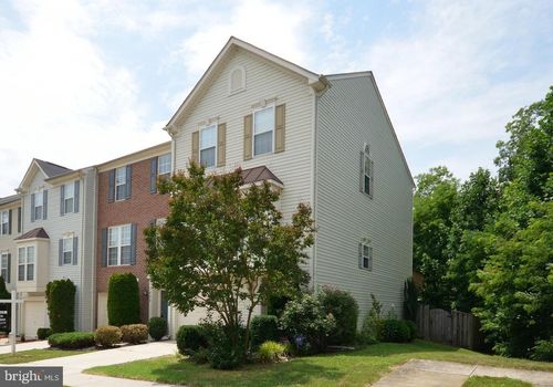 1520 Grosbeak Ct, WOODBRIDGE, VA, 22191-5501 | Card Image