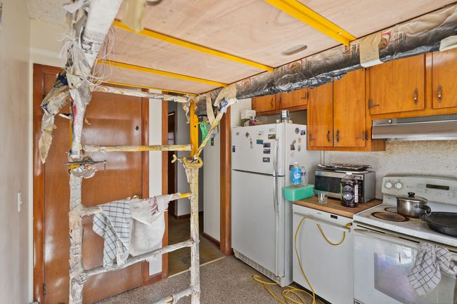 82 Pendleton Hill Rd, House other with 4 bedrooms, 2 bathrooms and null parking in Voluntown CT | Image 4
