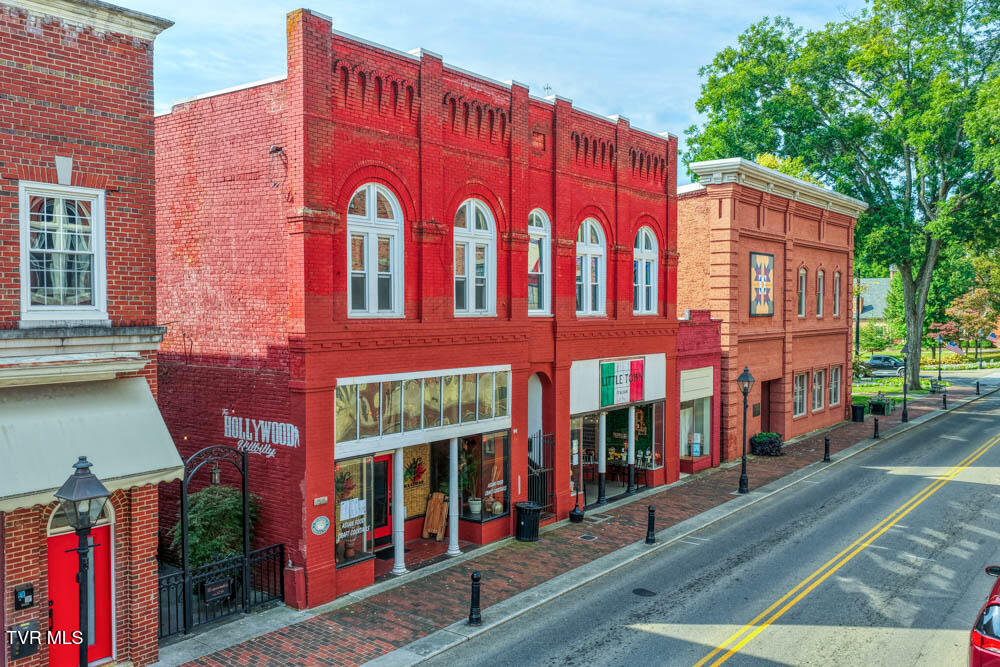 114 E Main St, Rogersville, TN 37857