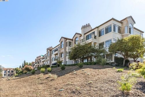 unit-32-41 Eagle Lake Ct, San Ramon, CA, 94582-4860 | Card Image
