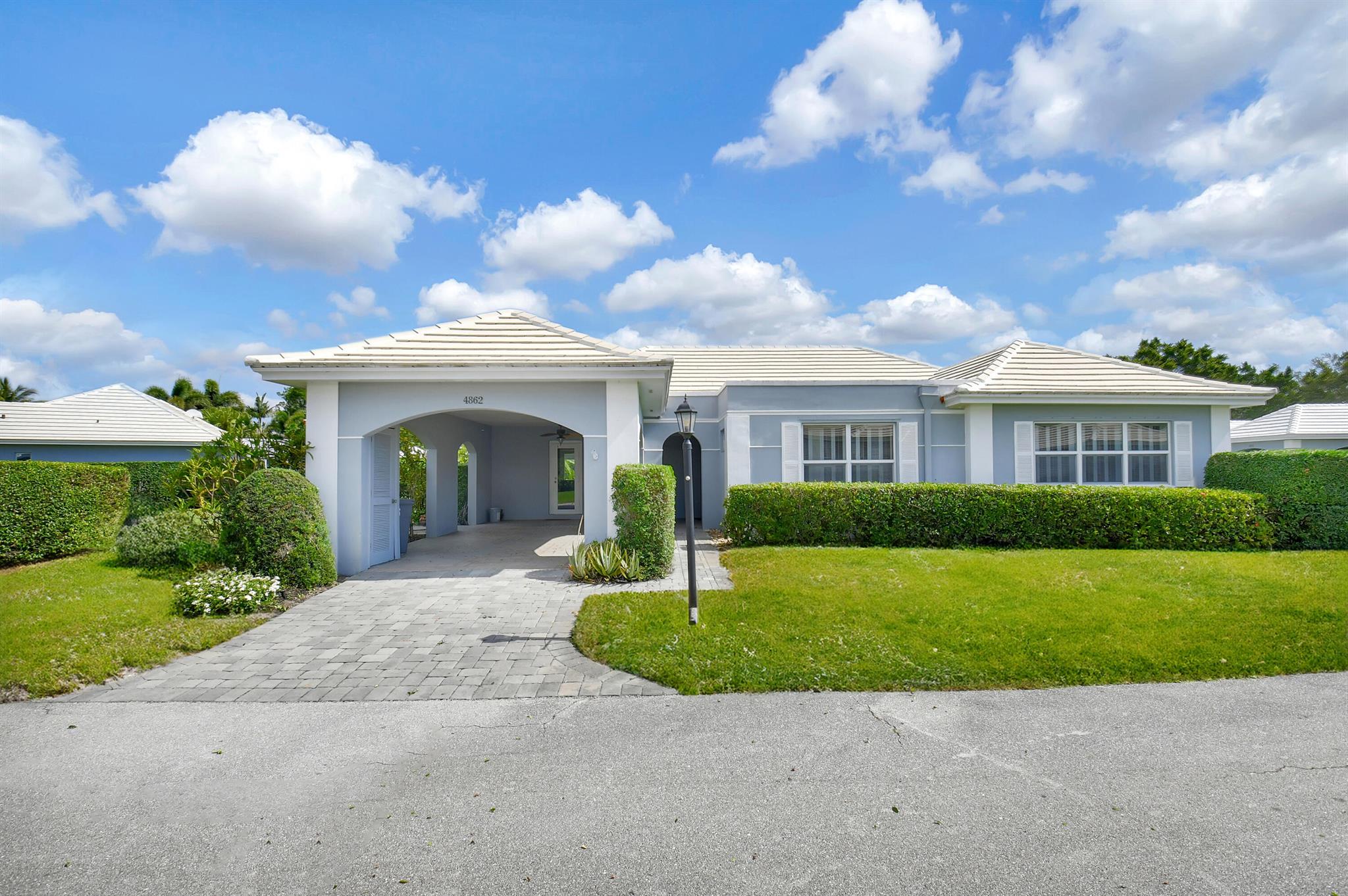 Lake Dr, Boynton Beach, FL 33436