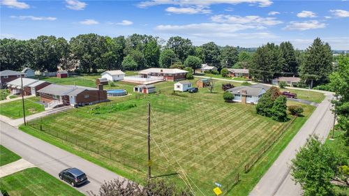 8 Margaret St, Uniontown, PA, 15401-3936 | Card Image