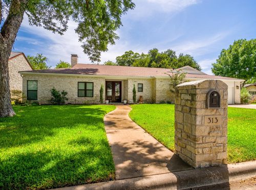 313 Meadowlakes Dr, Meadowlakes, TX, 78654-7105 | Card Image