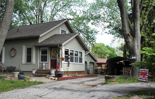 12 Mccoll St, Yale, MI, 48097-3327 | Card Image