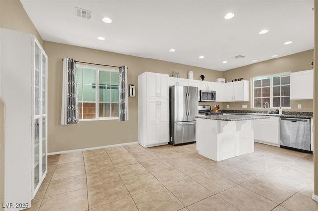 Dining Area and Kitchen | Image 7