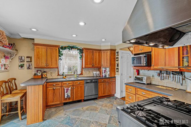 356 Front St, House other with 3 bedrooms, 2 bathrooms and null parking in Dunellen NJ | Image 16