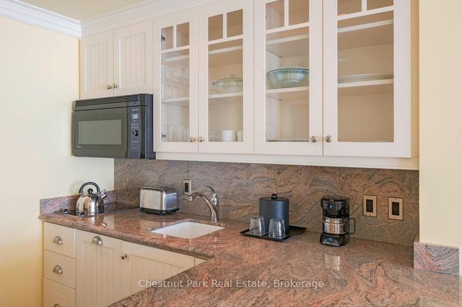 1245 - 1050 Paignton House Rd, Condo with 1 bedrooms, 1 bathrooms and 250 parking in Minett ON | Image 4