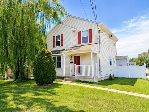 8269 River Rd, Pennsauken, NJ, 08110-2438 | Card Image