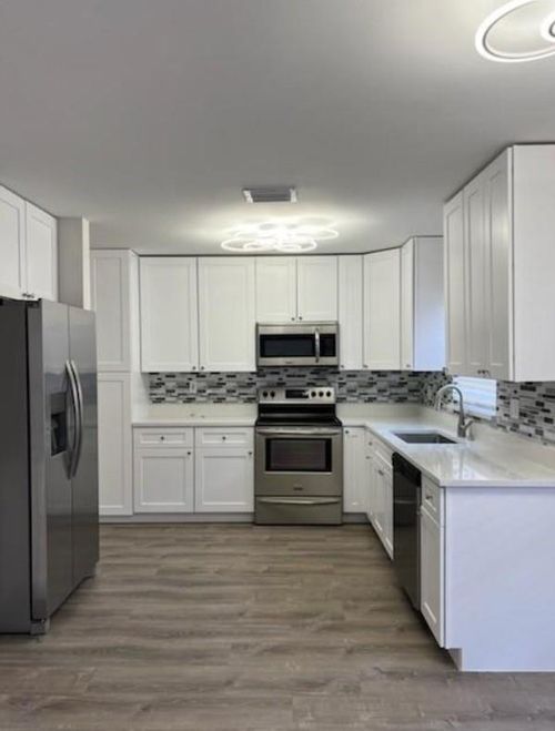 208 Magnolia Ave, Davie, FL, 33325-6726 | Card Image