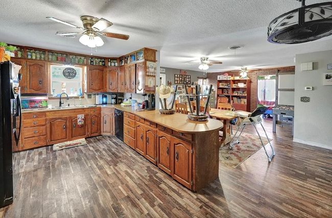 7605 N Service Rd, House other with 3 bedrooms, 2 bathrooms and 2 parking in Big Spring TX | Image 8