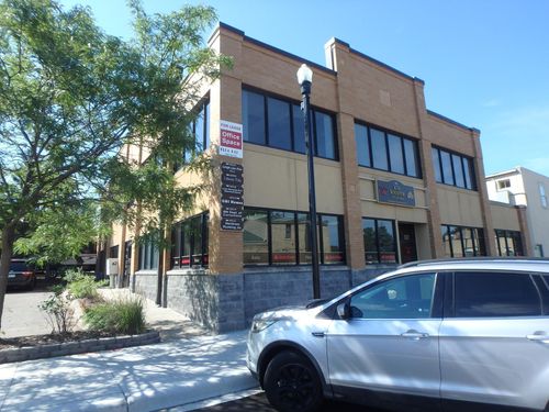 101-112 E 5th St, Chaska, MN, 55318-2253 | Card Image