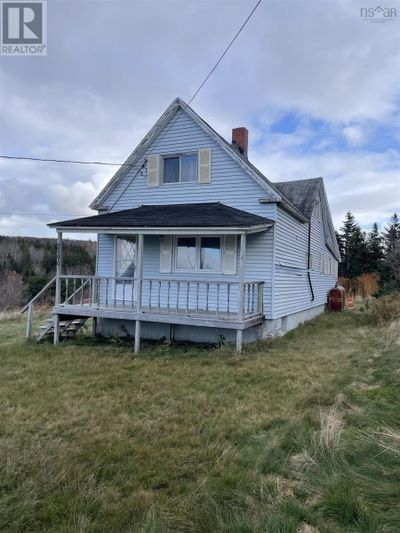 2590 New Waterford Highway, House other with 3 bedrooms, 1 bathrooms and null parking in South Bar NS | Image 3