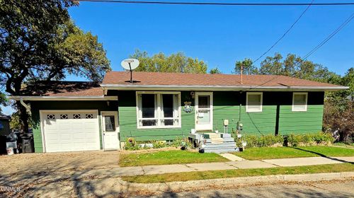 337 6th St Se, Valley City, ND, 58072-4005 | Card Image