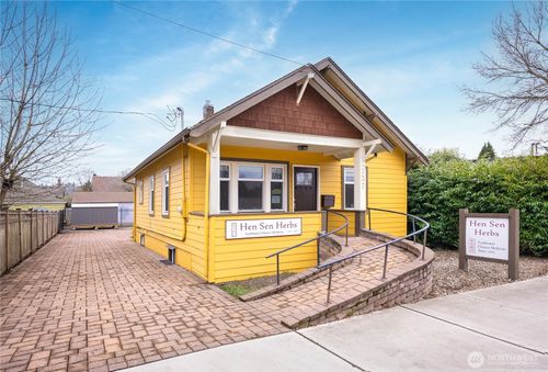 370 Park Ave N, Renton, WA, 98057-5715 | Card Image