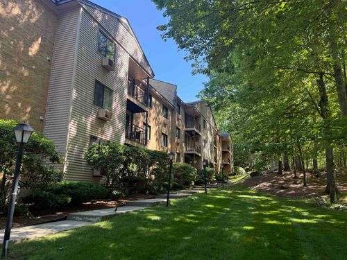 32-19 Country Club Dr, Manchester, NH, 03102-8805 | Card Image