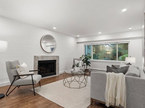 1253 Plateau Dr, North Vancouver, BC, V7P2J3 | Card Image