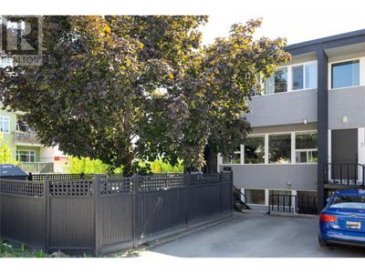 9 - 545 Rosemead Ave, Townhouse with 3 bedrooms, 2 bathrooms and 2 parking in Kelowna BC | Image 1