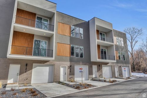 4010 S Burch Creek Way, South Ogden, UT, 84405-2700 | Card Image