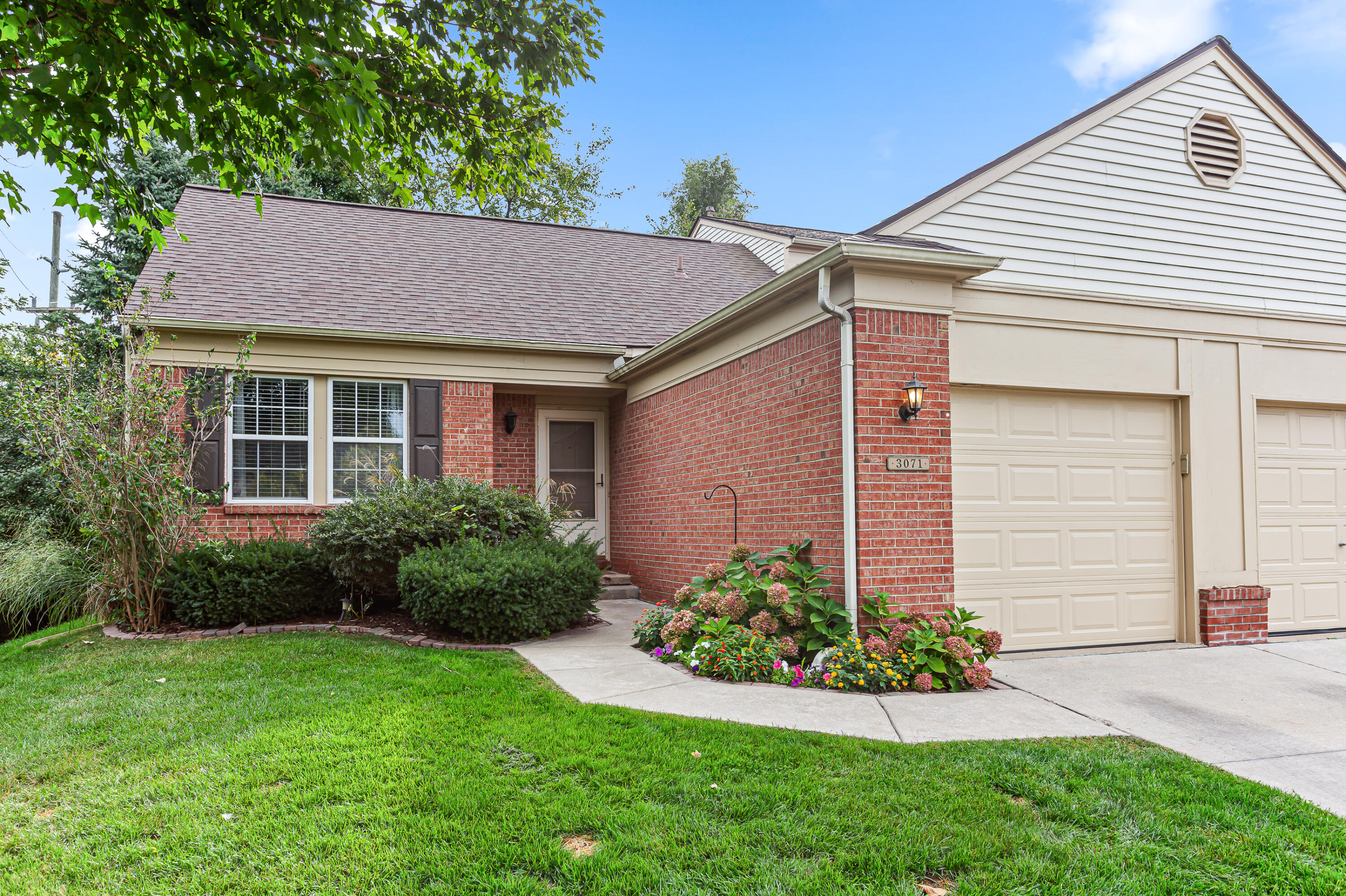 Village Cir, Ann Arbor, MI 48108