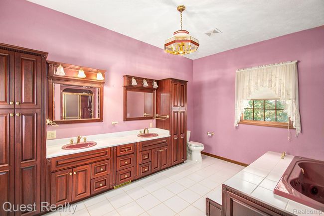 Primary Suite Ensuite Bath | Image 19