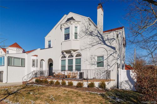 main-f-41 W Penn St, Long Beach, NY, 11561-4003 | Card Image