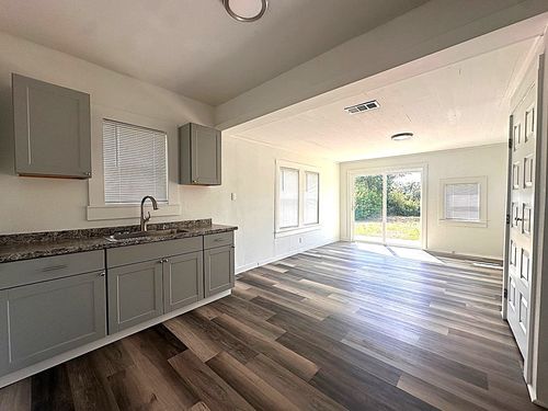 2108 Avenue D, Brownwood, TX, 76801-4365 | Card Image