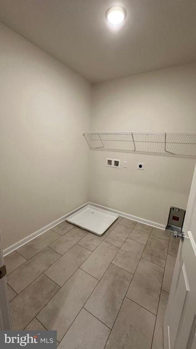 405 - 1 Culvert Dr, Condo with 2 bedrooms, 1 bathrooms and null parking in WEST WINDSOR NJ | Image 32