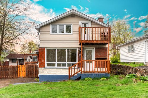 314 Rue Hillcrest, Brownsburg-Chatham, QC, J8G3B8 | Card Image