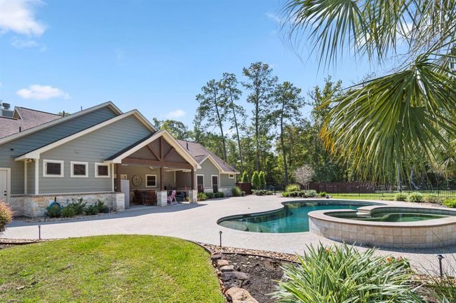 20585 Highway 146 N, Home with 3 bedrooms, 3 bathrooms and 3 parking in Liberty TX | Image 22