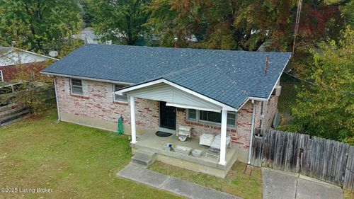 10811 Golden Dr, Louisville, KY, 40272-4135 | Card Image