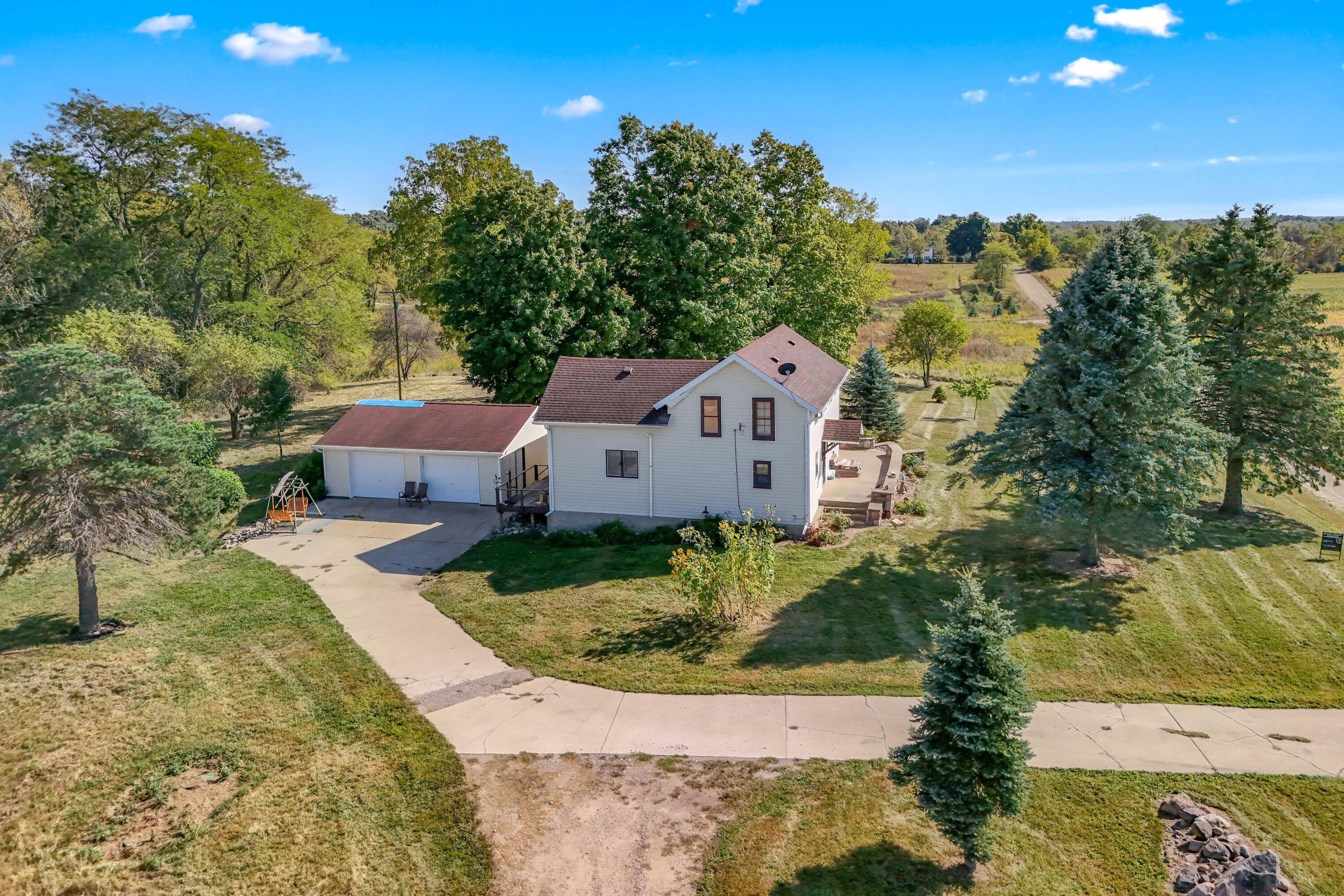 Lake Pleasant Rd, Osseo, MI 49266