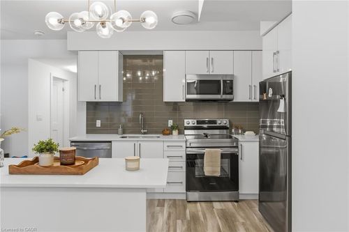 103-6065 Mcleod Rd, Niagara Falls, ON, L2G0Z7 | Card Image