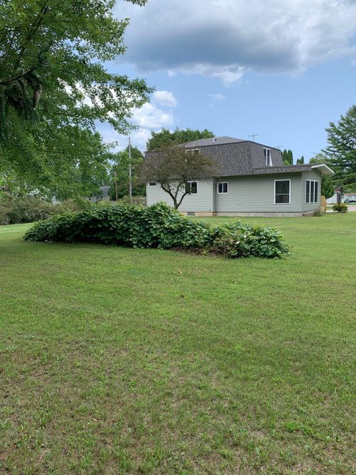 401 W Church Street, Harrisville, MI, 48740 | Card Image