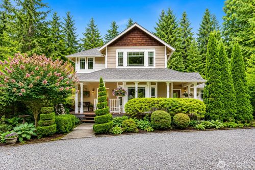 17043 156th Ln Se, Yelm, WA, 98597-8555 | Card Image