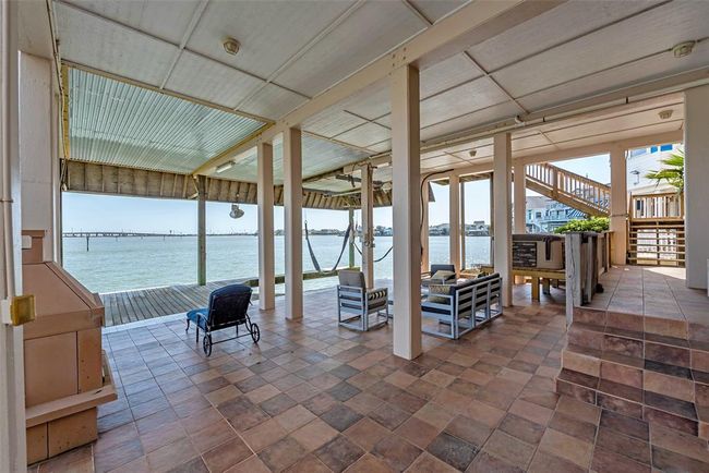 Ground level for entertaining or just simply relaxing. | Image 45